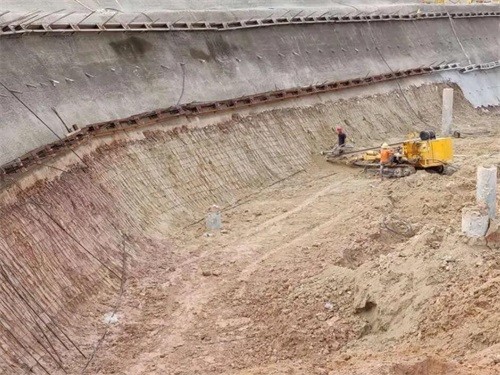 隆化基坑边坡加固